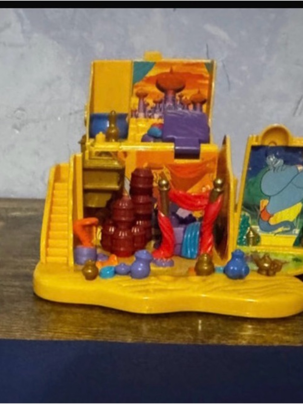 Disney Yellow Aladdin Mini Playset with Red & Blue Accents
